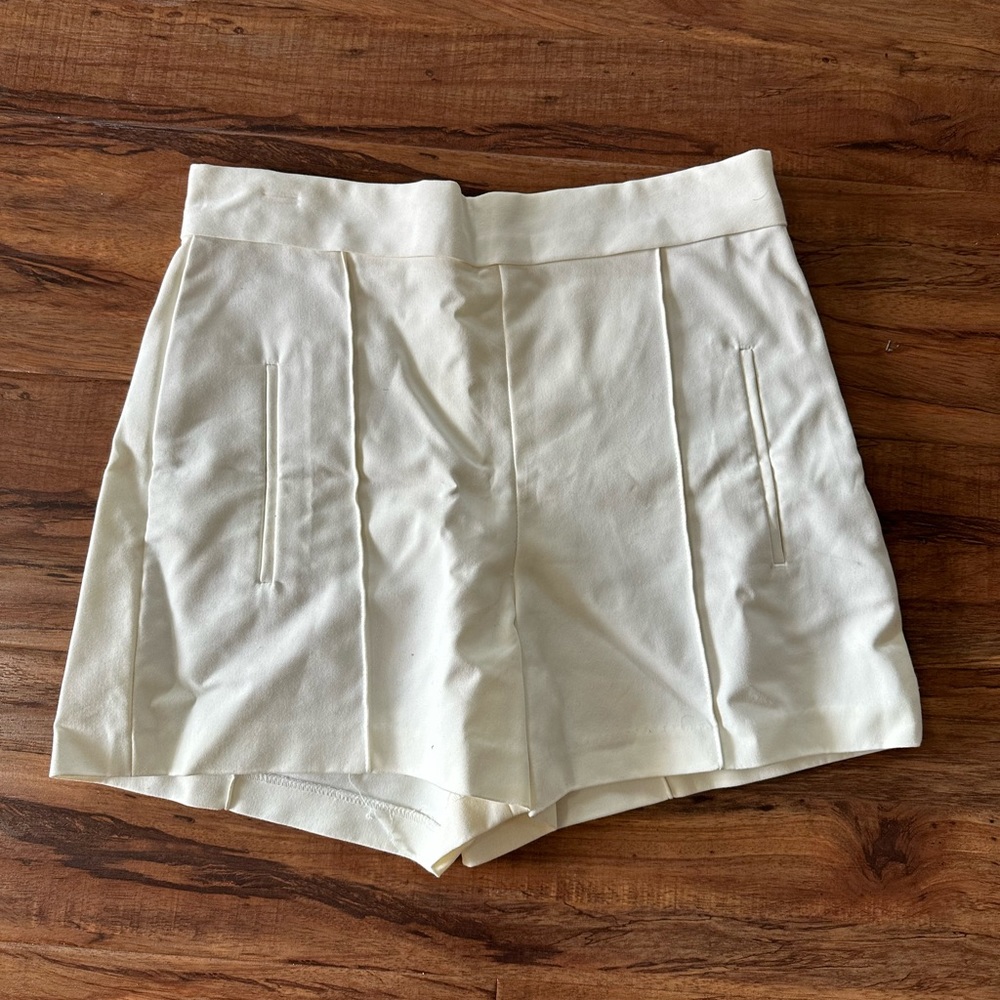 Zara Basic white/cream women’s shorts, size M